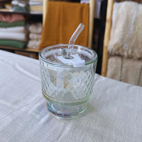 Vaso de vidrio con sorbete reutilizable