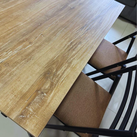 Mesa Atakama XL con 6 sillas plegables