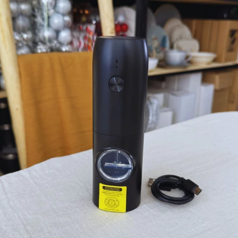 Molinillo eléctrico negro