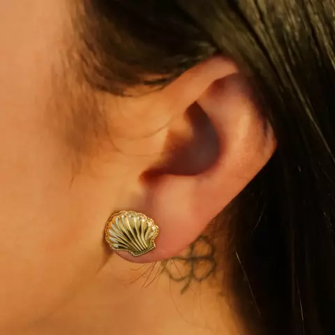 Brinco Concha Banhado a Ouro