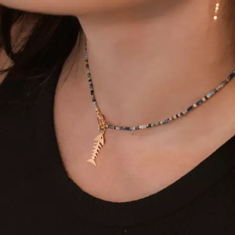 Colar Pedrinhas com Peixe Dourado Banhado a Ouro