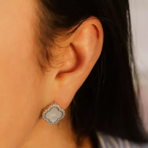 Brinco Trevo Branco Micro Zircônia