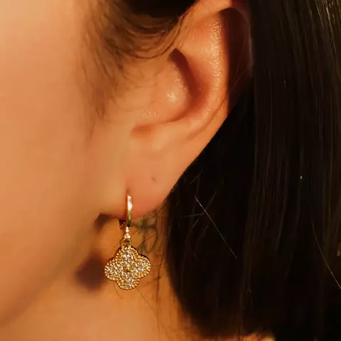 Brinco Argola com Pingente Trevo Micro Zircônia Banhado a Ouro 18k