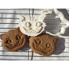 Kit 4 Cortadores 3D Confeitaria Biscoito, Pasta Americana, Biscuit Massinha de Modelar Alice no país das maravilhas CT10