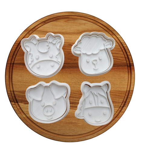 Kit com 4 Cortadores de Biscoito Pasta Americana Biscuit Fazendinha 4 CT12235