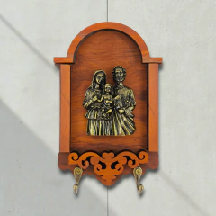 PORTA CHAVE MADEIRA 21X11.5 CM - SAGRADA FAMILIA - NCM348-SF - comprar online