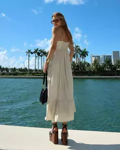 Vestido Midi Liso na internet