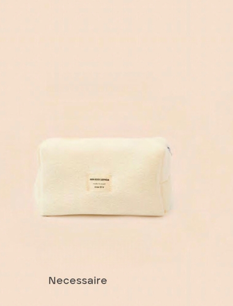 Elegante e  funcional para armazenar ítens pessoais.
