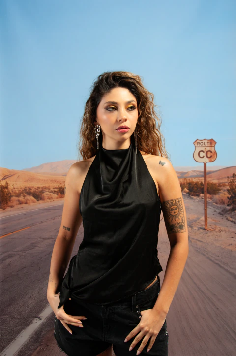 BLUSA HEALTER NEGRO