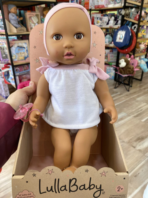 Muñeca LullaBaby con vestimenta y chupete