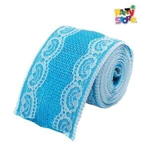 ROLLO DE ARPILLERA CELESTE CON BORDE ENCAJE BLANCO 200x6cm - comprar online