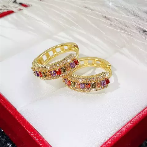 Brincos Argolas Dourado com Zircônia