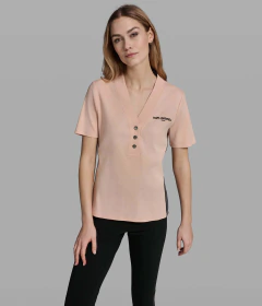 PLAYERA TIPO POLO CON BOTONES KARL LAGERFELD