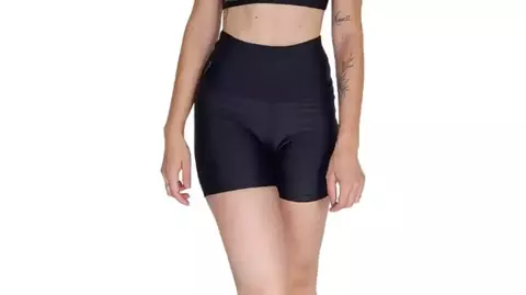 Shorts basic black Varal