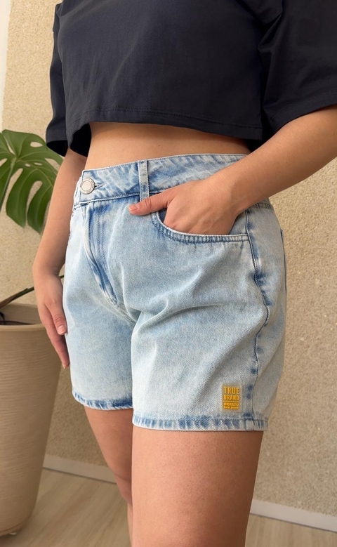 SHORTS JEANS INDULTO (detalhe amarelo)