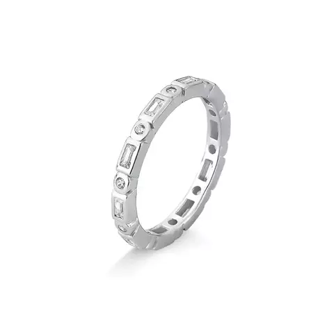 Anel com Zircônias redondas e retangulares