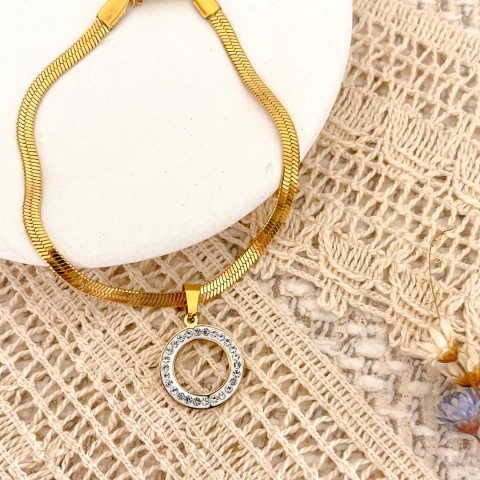 Pulseira Aço inox Fita Dourada com Pingente de Strass