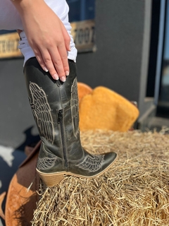 BOTA FEMININA HELAZZA BICO FINO CINZA REF91825