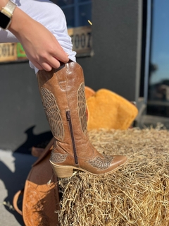 BOTA FEMININA HELAZZA BICO FINO PESSEGO REF91825