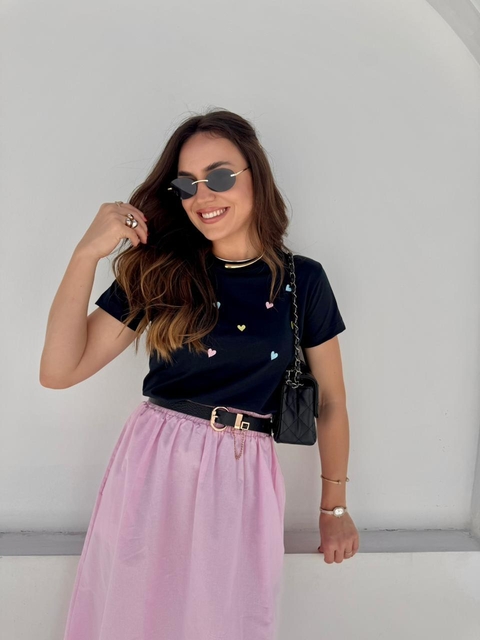 T-SHIRT HEARTS - ALGODÃO - PRETA