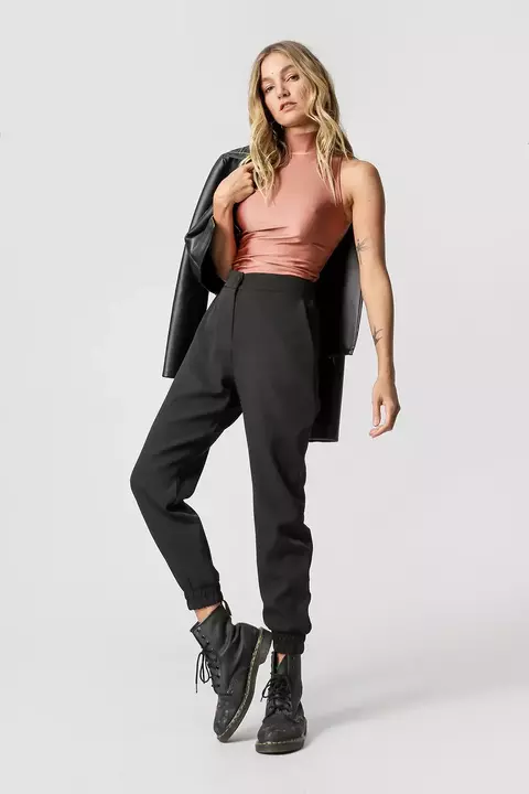Calça jogging em crepe - Preto - comprar online