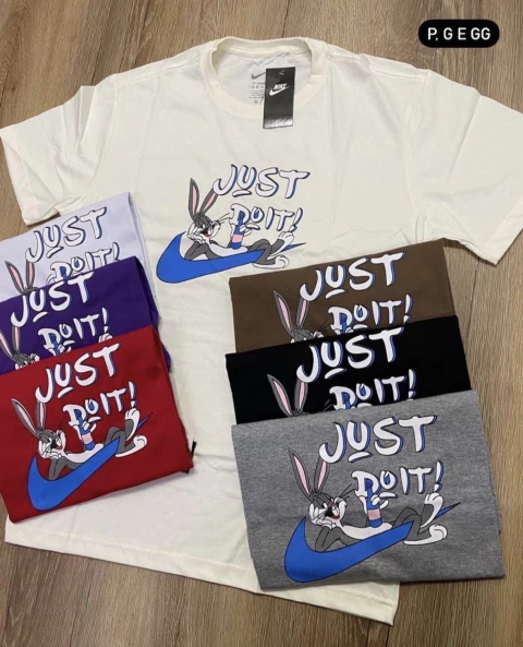 Camiseta Streetwear Nike Looney Tunes - comprar online