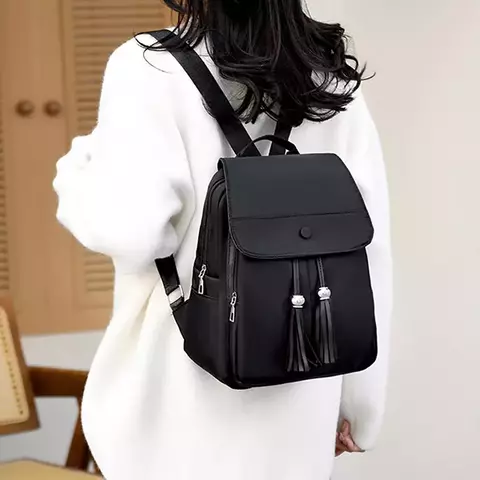Mochila em Nylon Feminina – Elegância e Praticidade em um Só Acessório. Estilo, Conforto e Durabilidade para Todas as Ocasiões