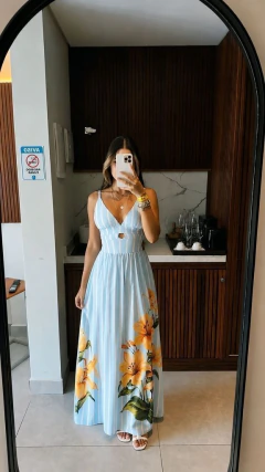 Vestido Longo Floral com Decote Vazado