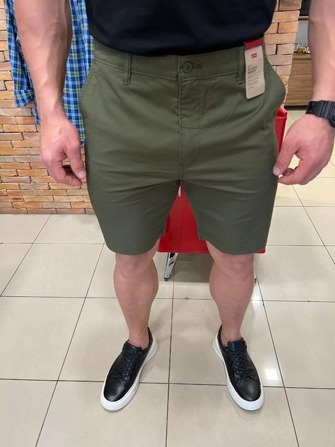 BERMUDA LEVIS VERDE MILITAR