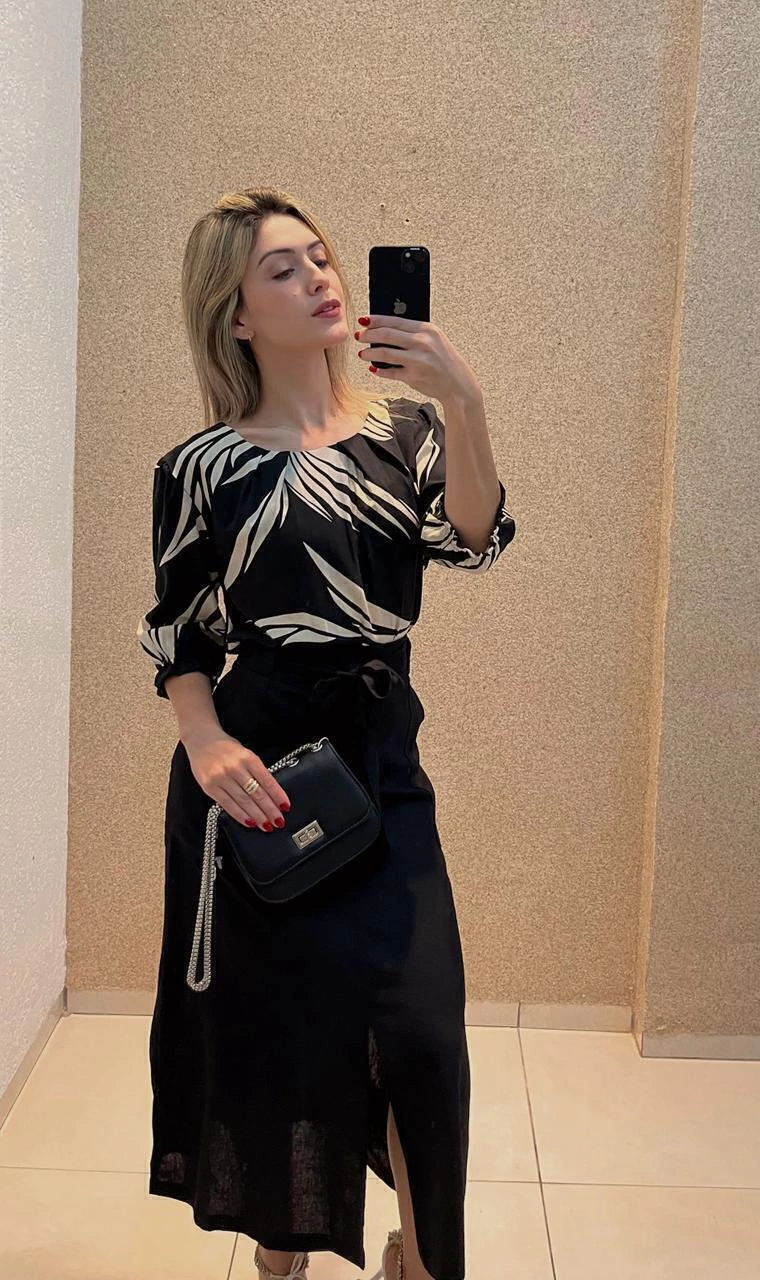 Saia Midi Viscolinho - Preto