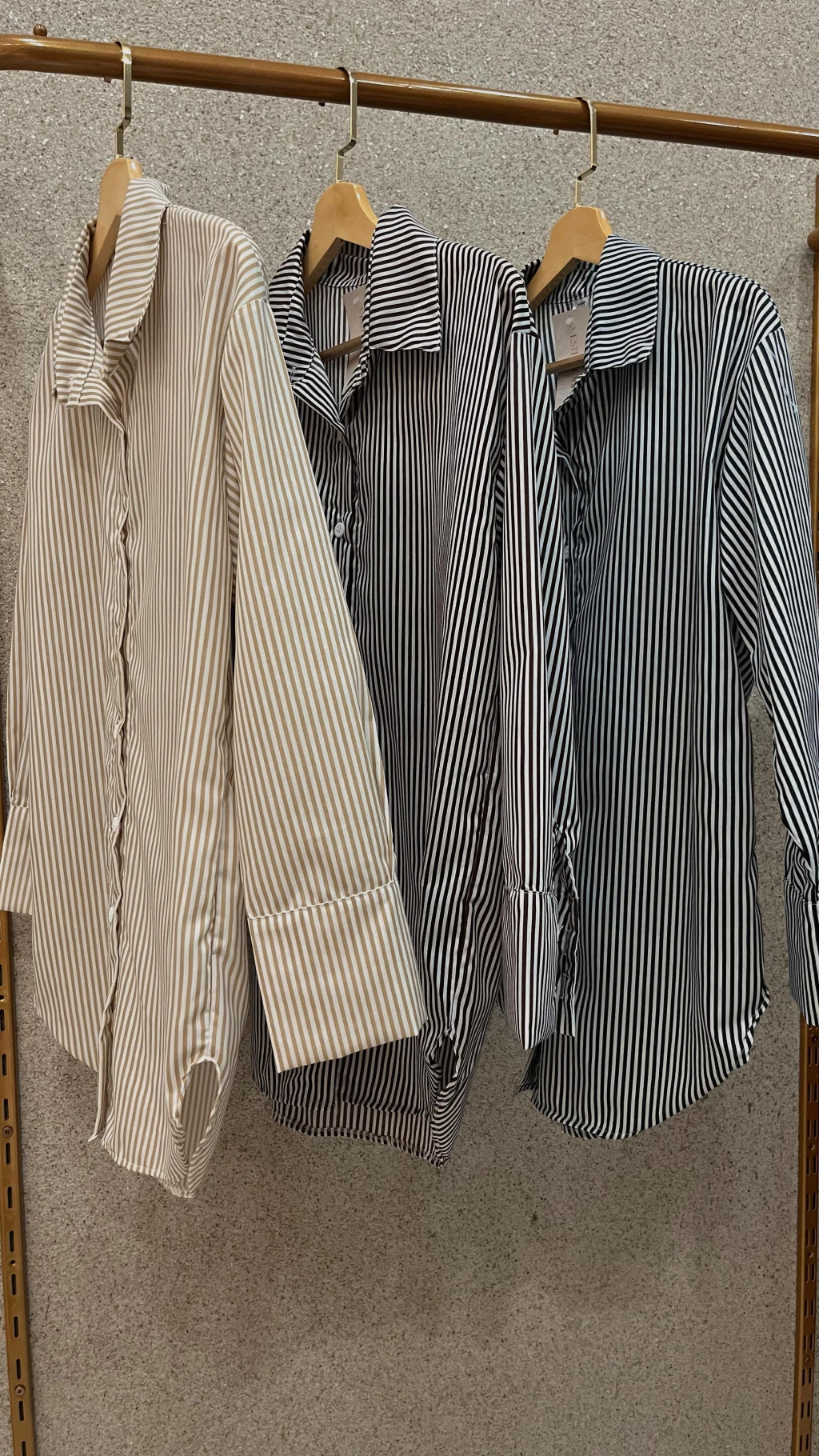 Camisa Social Feminina Listrada - Preto