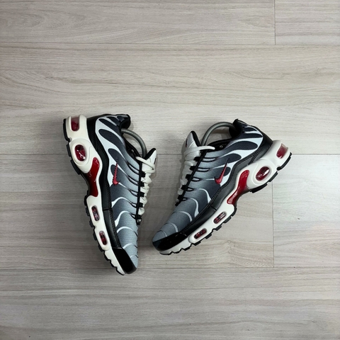 TÊNIS NK AIR MAX TN - VERMELHO E BRANCO