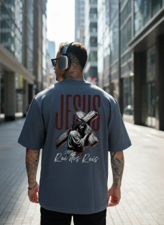 Camiseta “Jesus — Rei dos Reis” — Cinza - comprar online