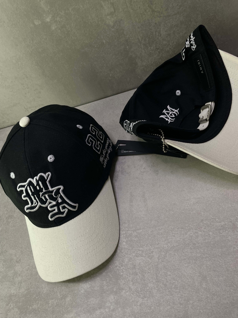 Boné Amiri Preto e Branco Bordado Premium