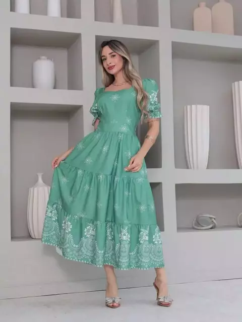 Vitoria vestido midi estampado crepinho lastex na costa manga curto