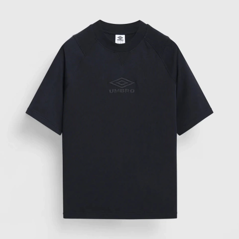 Camiseta boxy Umbro Iconic preta
