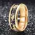 Tussten 4/6/8mm bordas cúpula das mulheres dos homens moda noivado casamento banda meteorito folha de ouro incrustação anéis de carboneto de tungstênio na internet