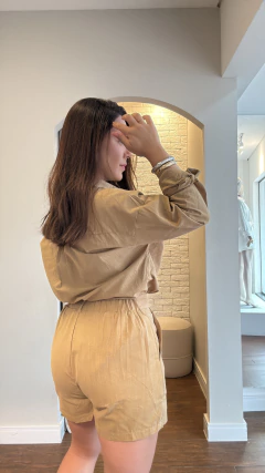 Conjunto camisa e shorts Marbella Caqui na internet