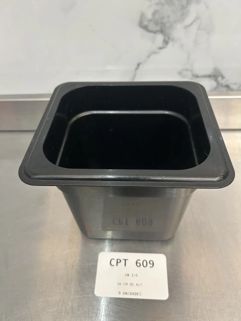 BANDEJA DE POLICARBONATO CAMBRO 1/6 NEGRO DE 15 CM DE ALT (609-9U)