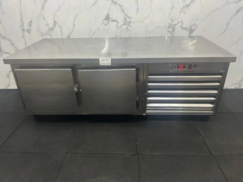 HELADERA BAJO MOSTRADOR (683)