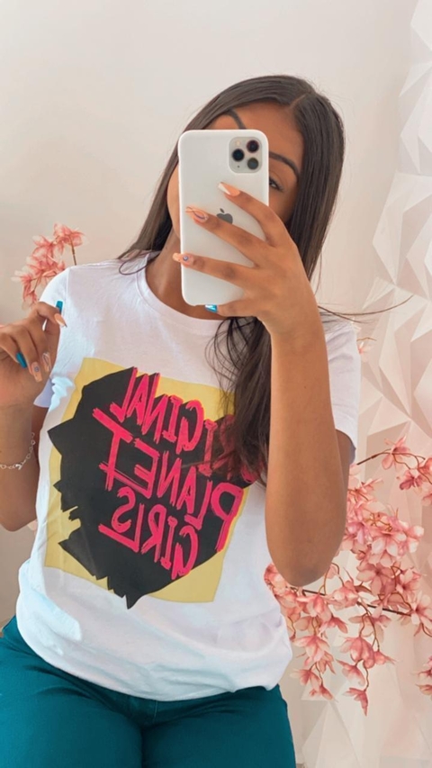 Tshirts manga curta com escrita na frente e Gliter
