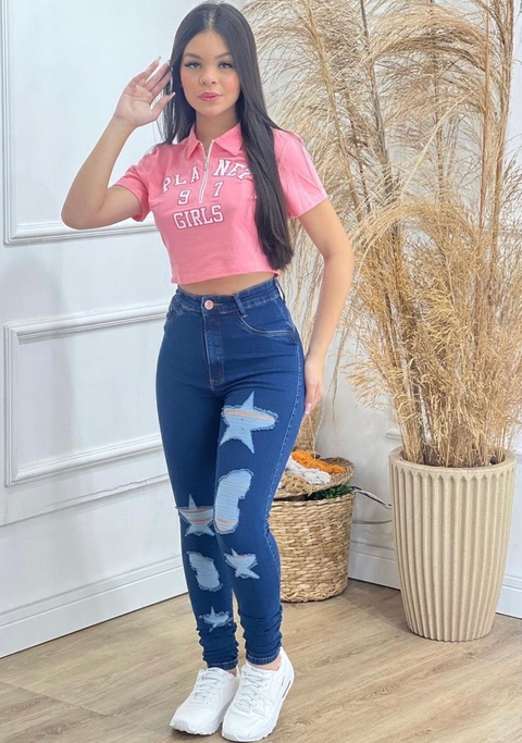 Cropped polo com zíper e escrita na frente
