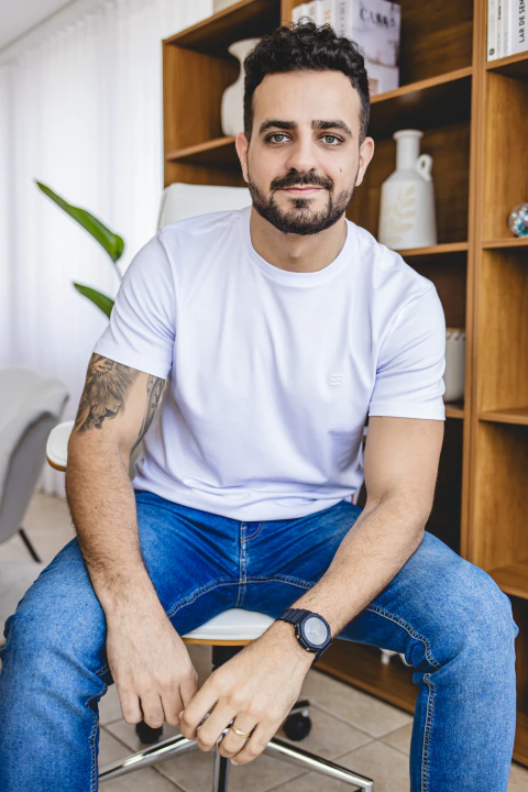 Camiseta Core (Algodão Premium) - Branco com logo