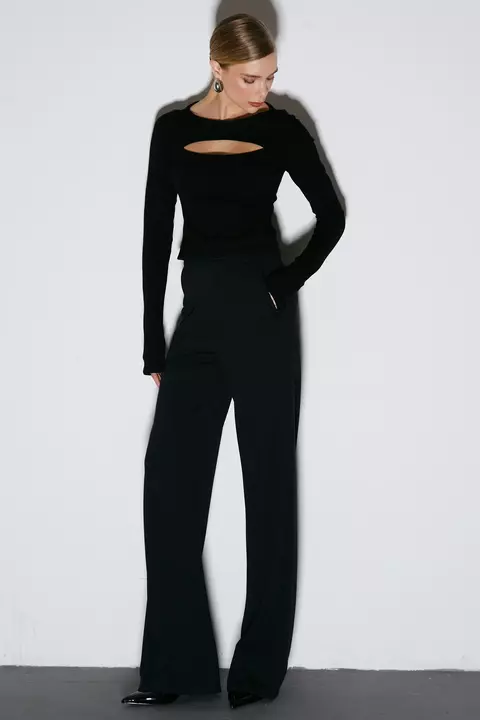 CALÇA PANTALONA COM FRISOS PRETO