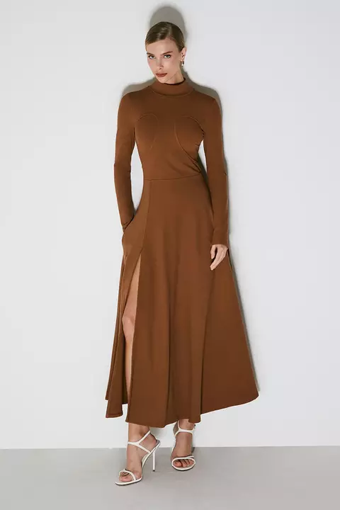 VESTIDO MIDI GOLA ALTA COM RECORTE NO BUSTO