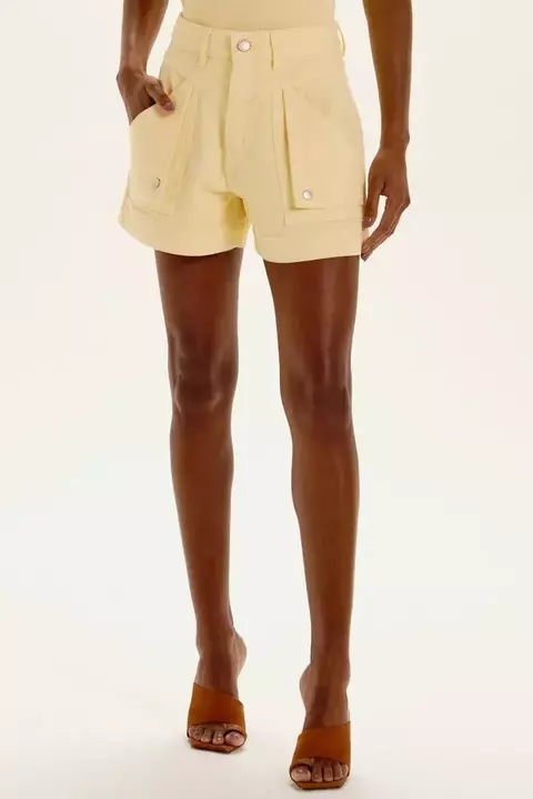SHORTS SARJA FLAVIA AMARELO LIGHT