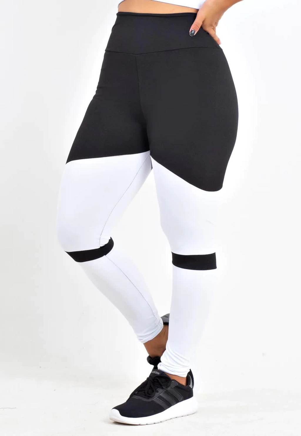Calça Preto Com Detalhes Branco Legging Fitness | REF: LC40
