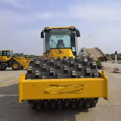 20 Ton Vibratory Roller Single Drum Roller RS8200H Road Roller With Spare Parts