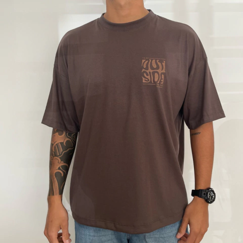 OVERSIZE ESTAMPADA OUT SIDE