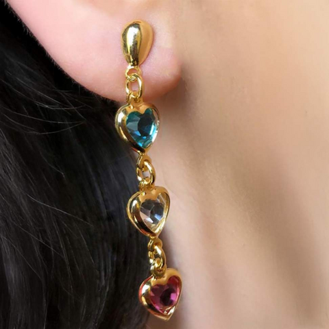 Brinco de Corações com Pedras Coloridas Banhado em Ouro 18k